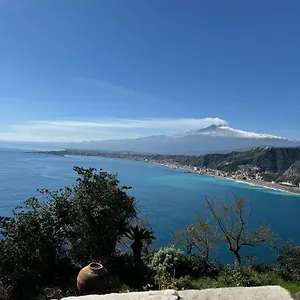 https://don-home.taorminaitalyhotels.com